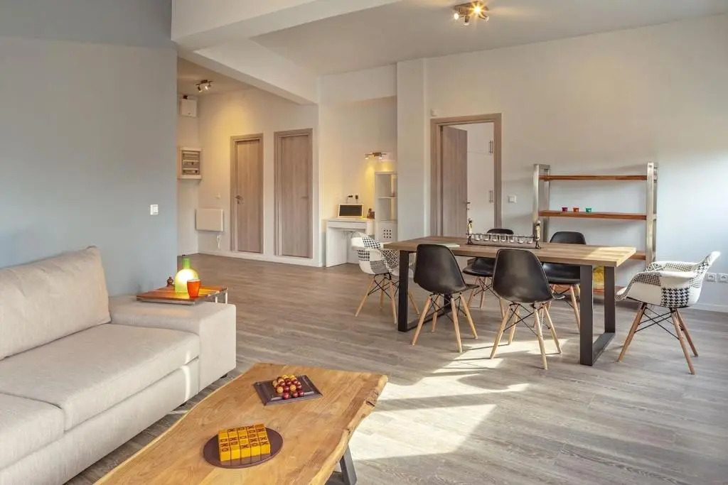 THE apartment 2 BDRS/2 BATHS luxury residence