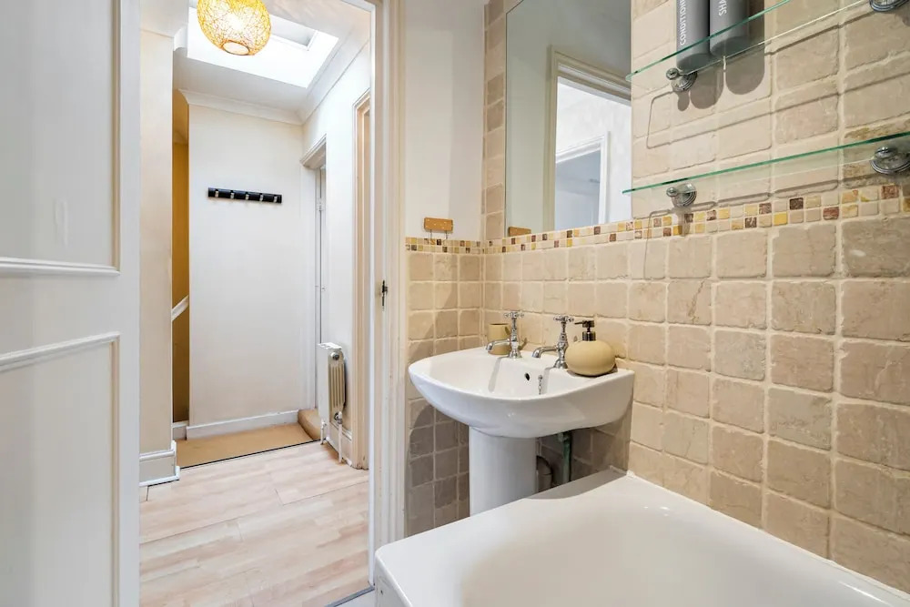 Charming London Apartment With 2 Bedrooms