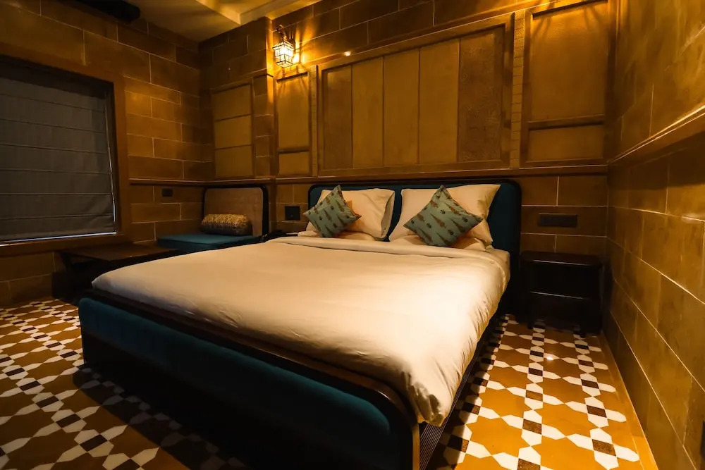 Guulab Haveli - Opp Fort