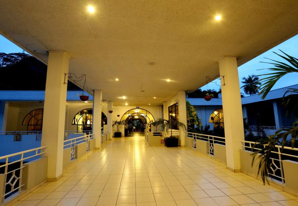 Kandyan Reach Hotel