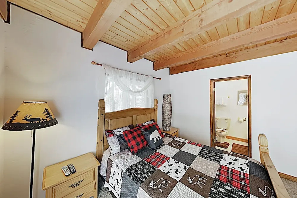 New Listing! Alpine W/ Private Hot Tub 3 Bedroom Home