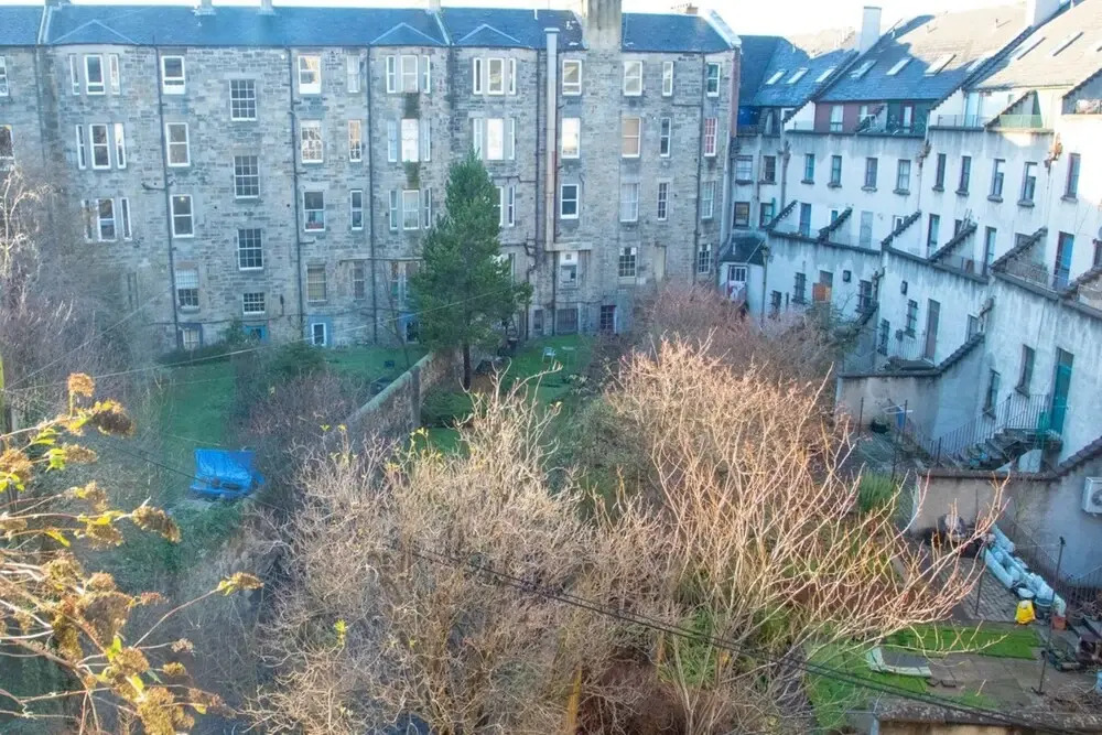 2 Bedroom Property Near Old Town