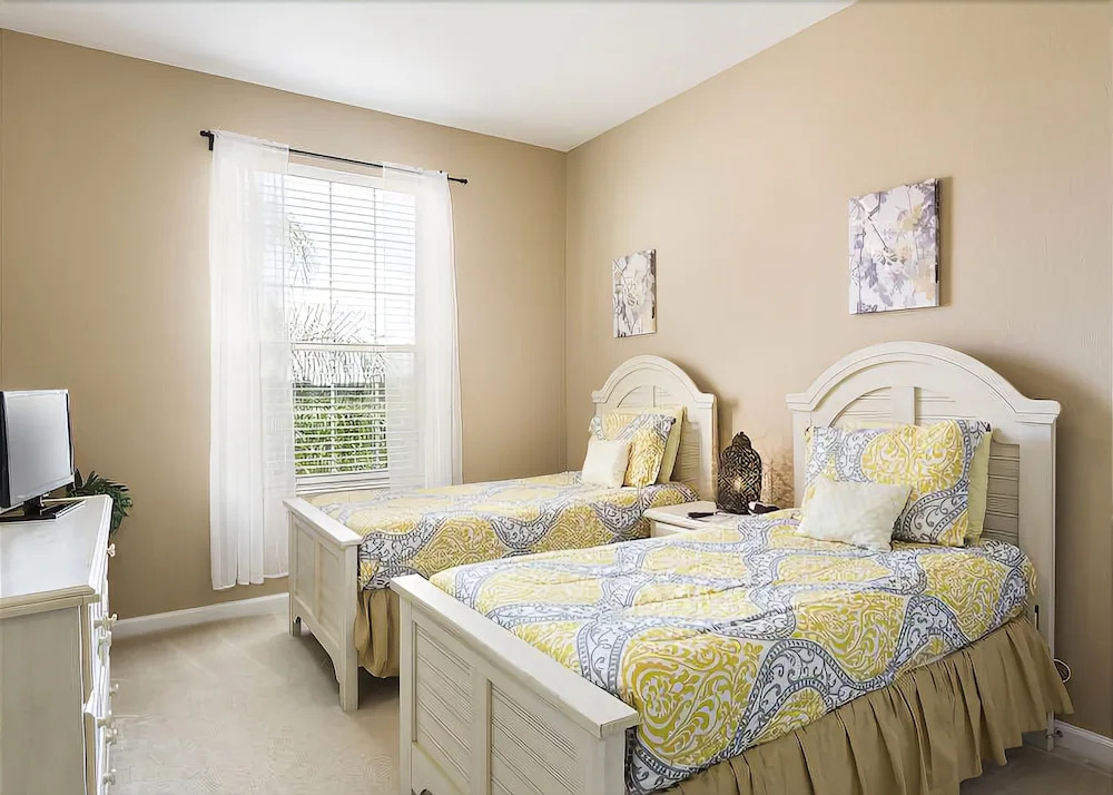 Cozy LAKEVIEW Condo w FREE Resort Access
