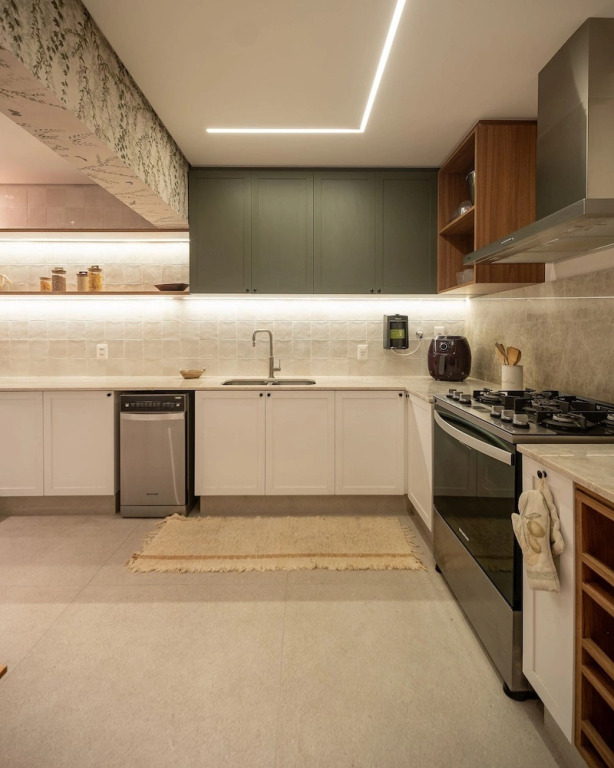 Av. Atlantica 5 Suites, Ocean View, Renovated