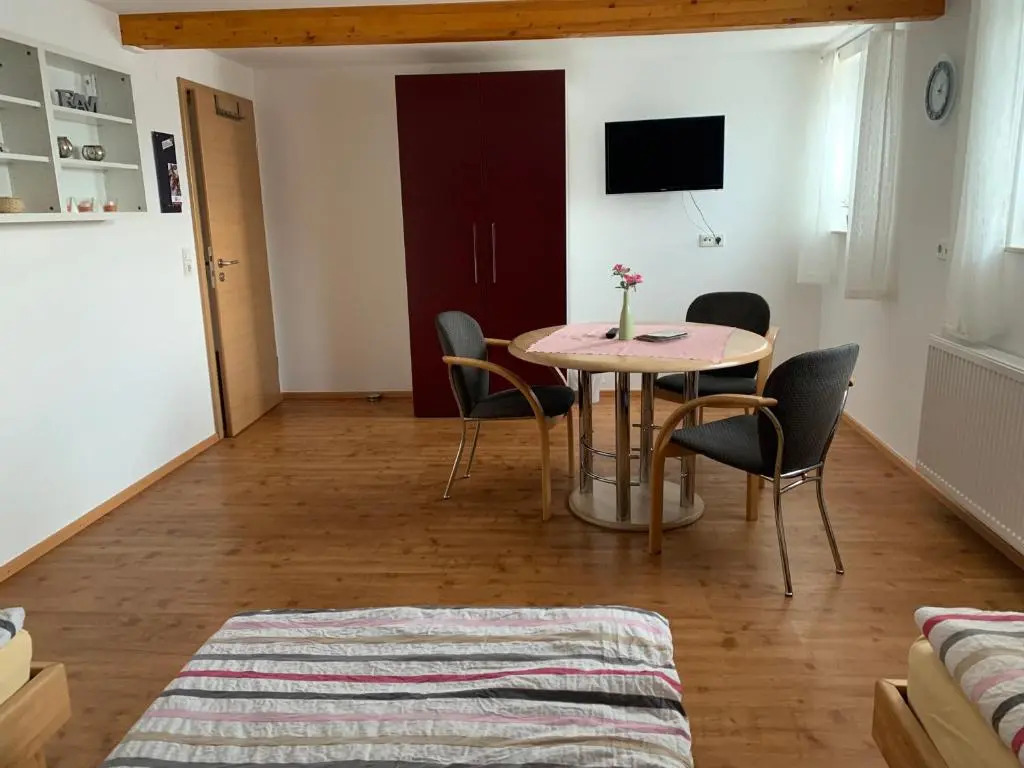 Haag Ferienwohnungen von "Small" bis "XL" für max 10 Personen und 6 Schlafzimmern