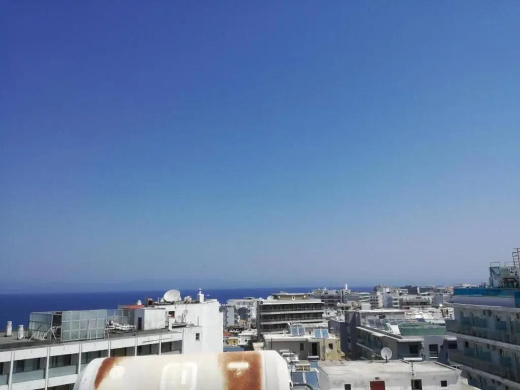 7. Luxurious sea view rooftop suite in the center!