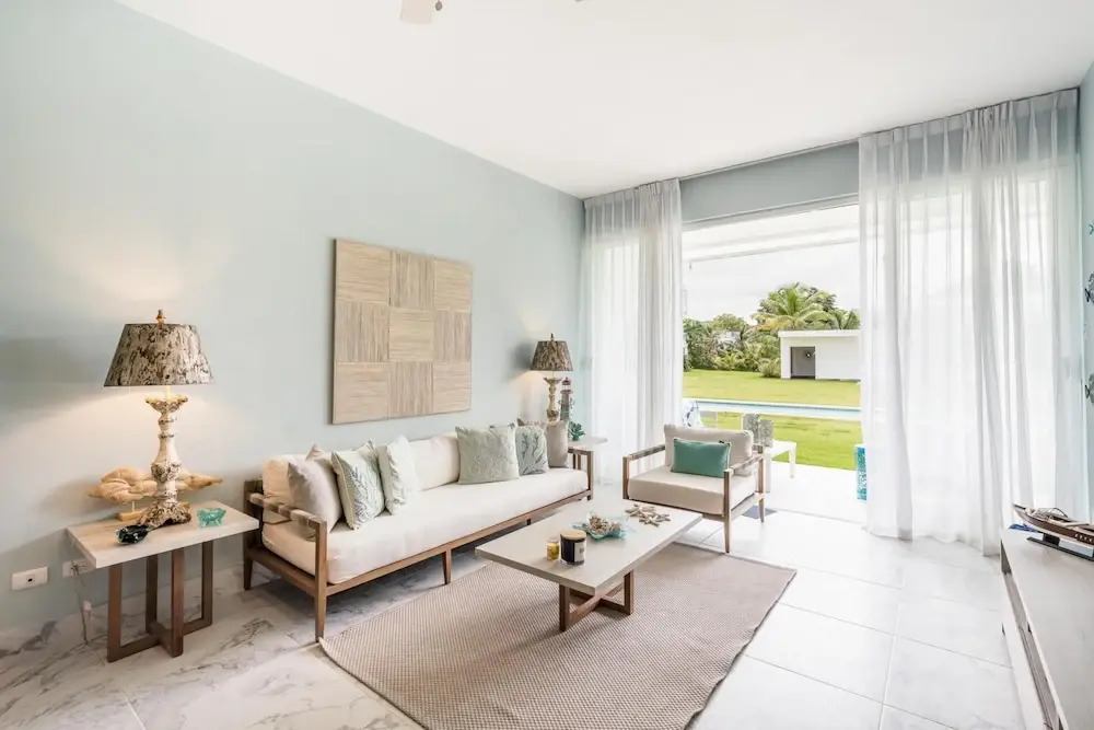 Two-bedroom apt With Pool View bbq in Lake View