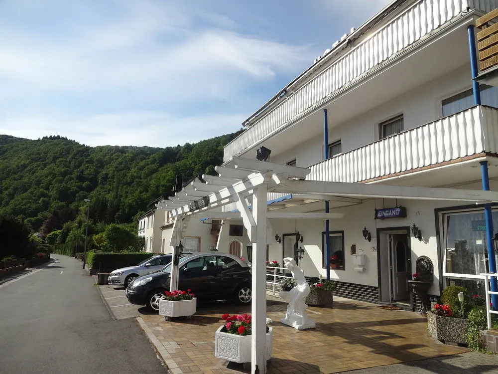 Star Hotel
