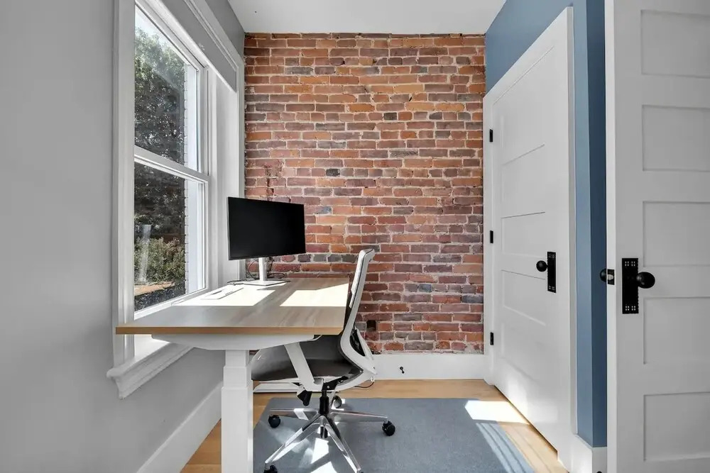 3-br DC Townhome Getaway Close to It All
