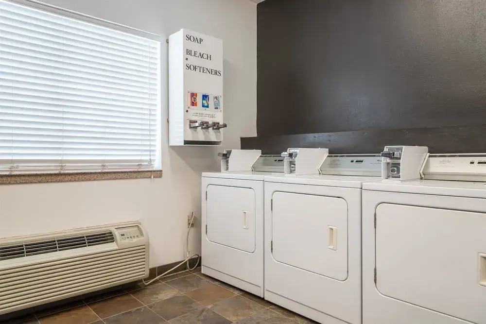 OYO Townhouse Sulphur, la Extended Stay