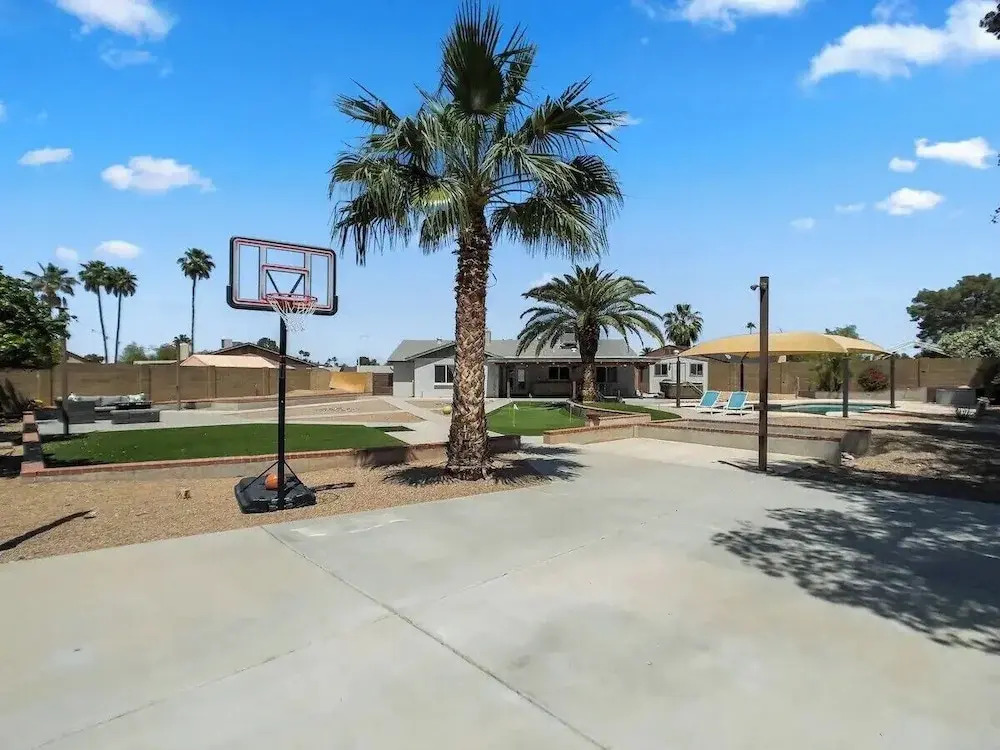 Chandler oasis with pool & hot tub