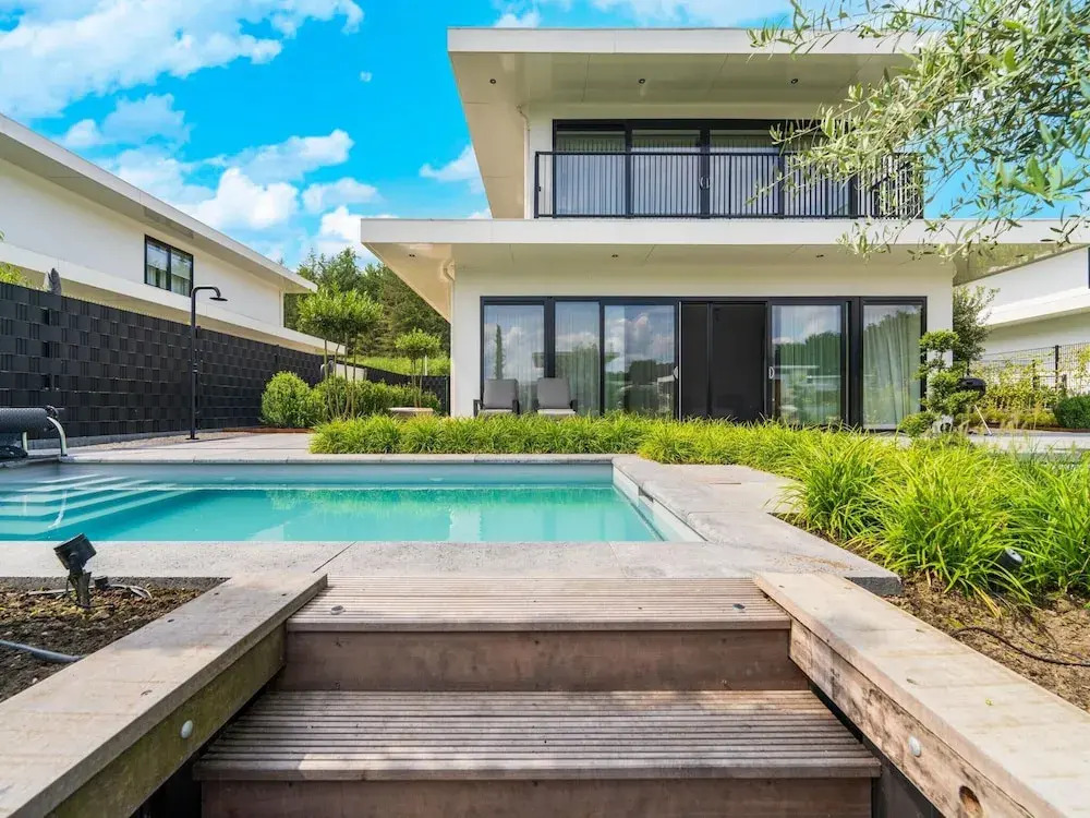 Beautiful Water Villa Near Harderwijk