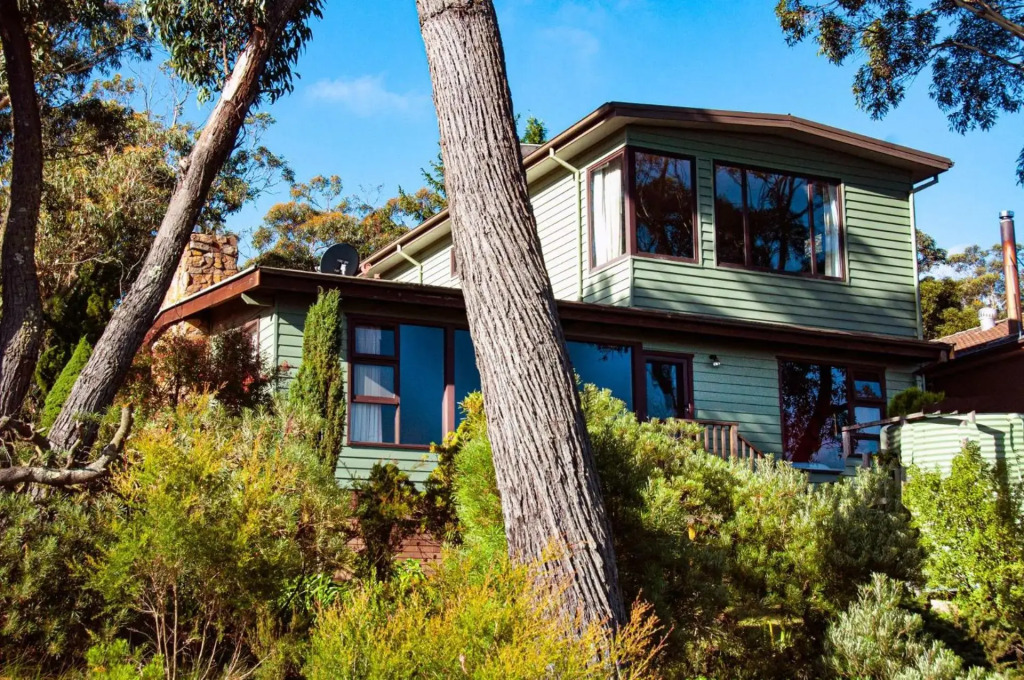 Moonya Lodge