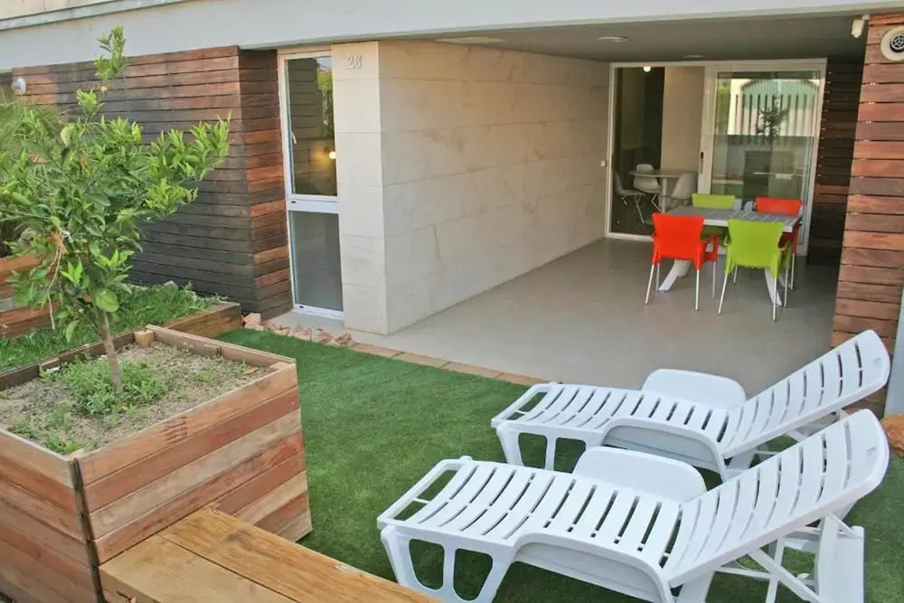 La Escala Apartment Near Beach for 3
