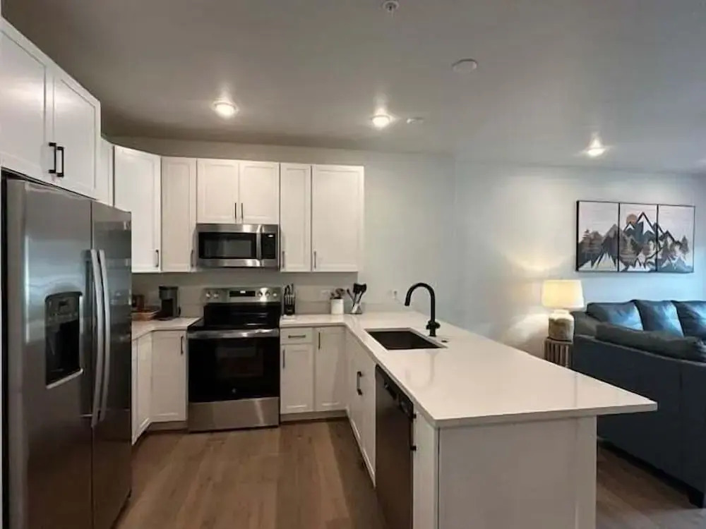 Luxury Stay Meets Family Fun: Premier 1br Retreat 1 Bedroom Condo