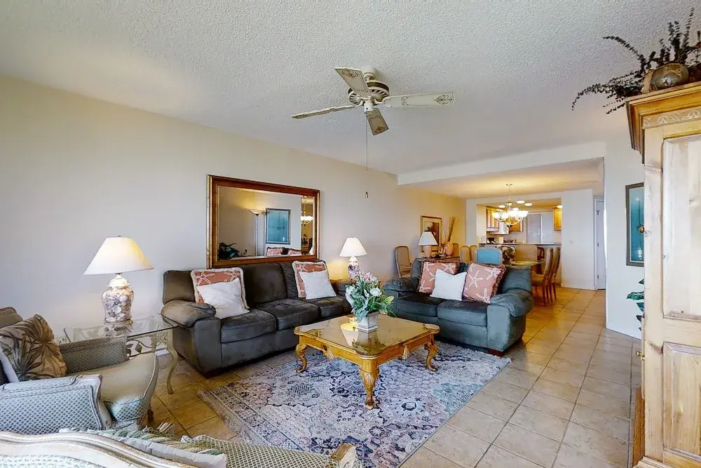 Attractive Home Steps From Ocean With Pool, Central AC, Deck & Fast Wifi