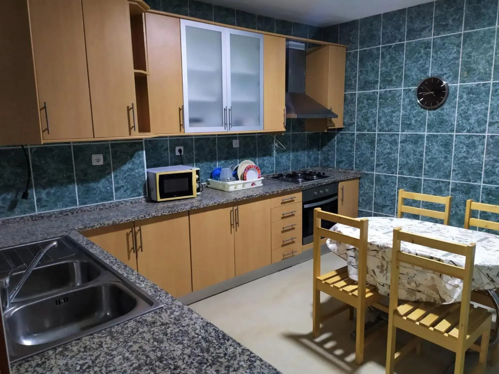 Casa Cabral : Big Apartment next to the beach