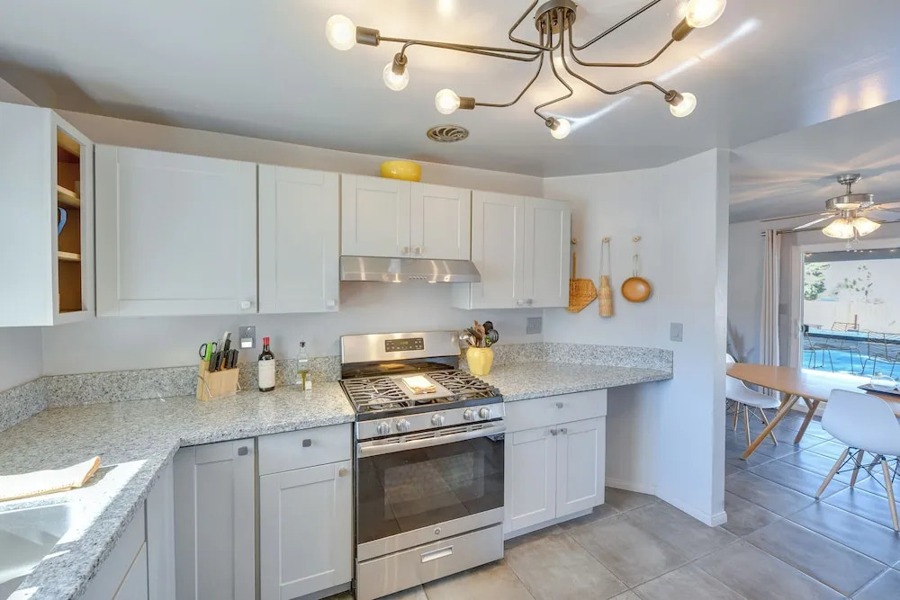 Joshua Tree Vacation Home with Private Hot Tub!