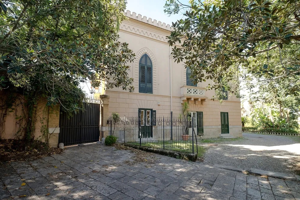 Suitelowcost Villa Bagheria