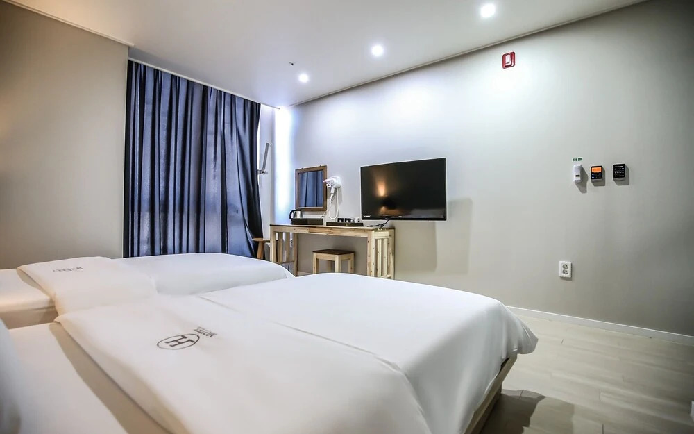 Eumseong Chungbukyeoksindosi H Motel