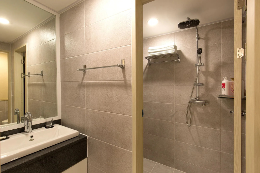 Cheonjiyeon Crystal Hotel