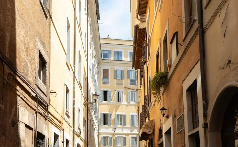 Rental in Rome Vicolo Trevi Apartment