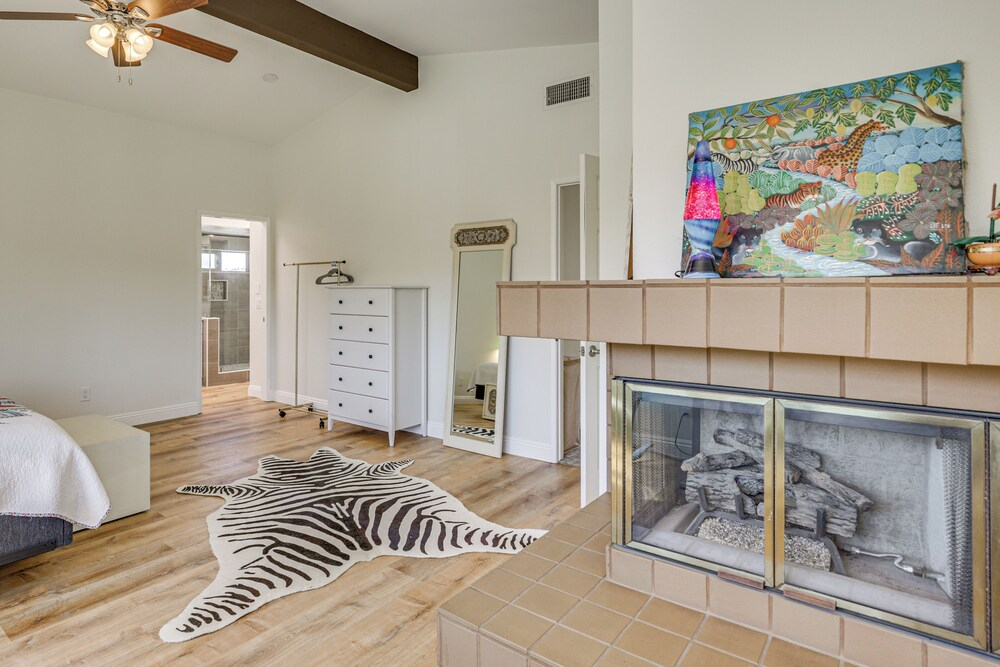 Hot Tub, Pool & Socal Sunsets: San Diego Area Home
