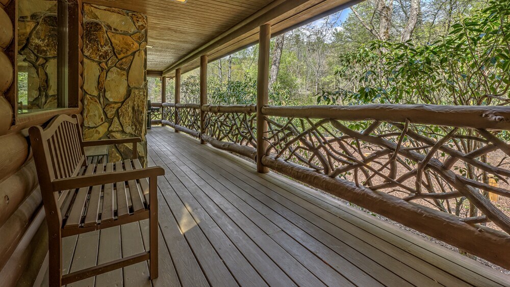 Whisper Creek Lodge by Escape to Blue Ridge