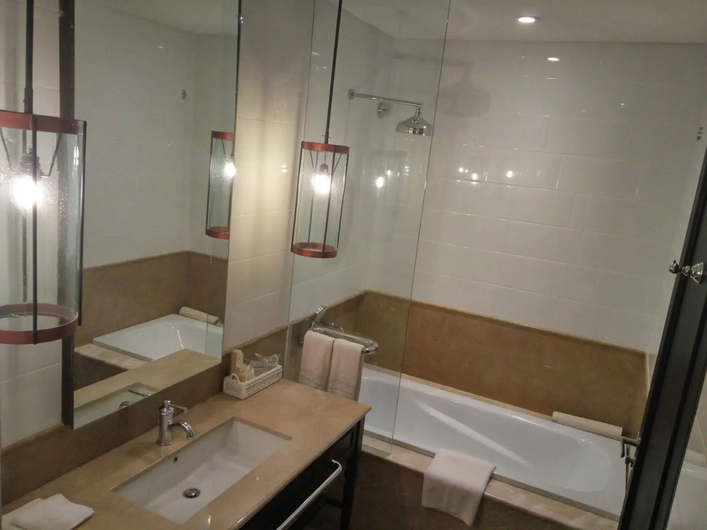 Jambuluwuk Oceano Seminyak Hotel
