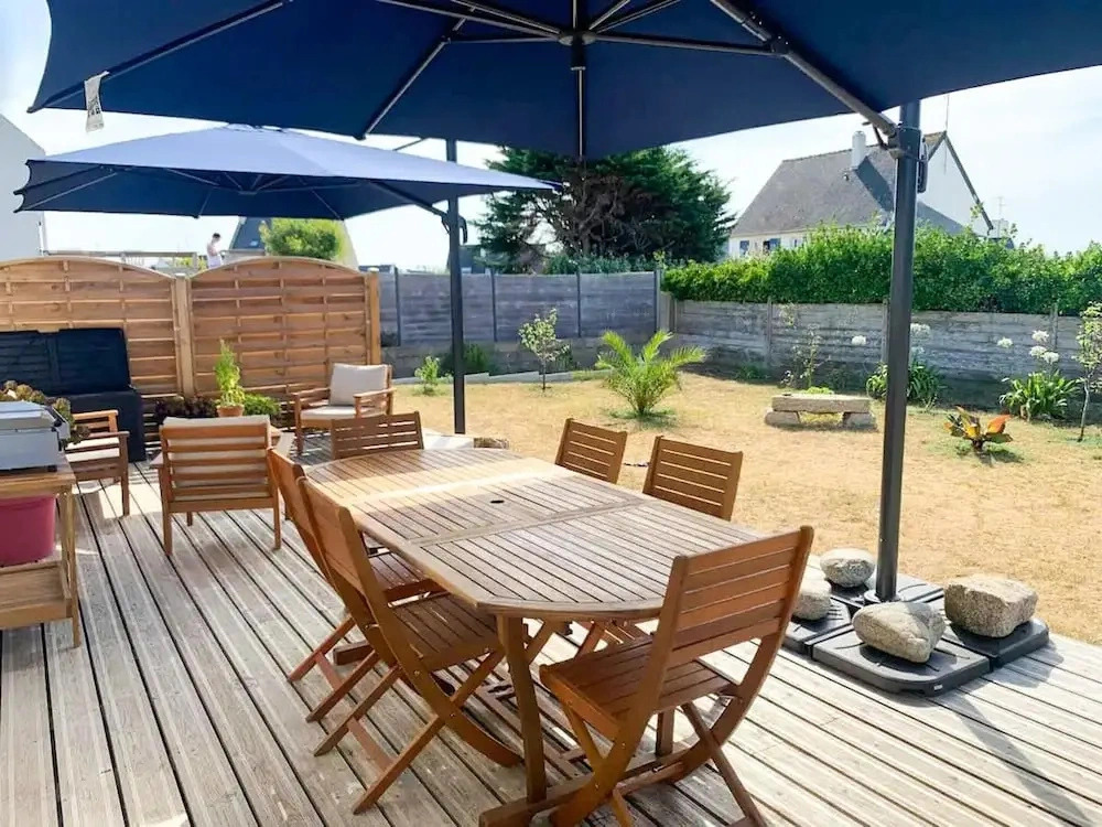 Plouguerneau Coastal Retreat With Garden