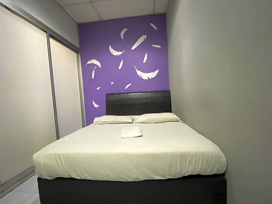 OYO 89760 Harmoni Inn Hotel