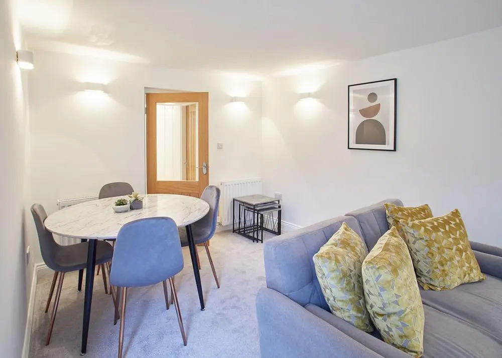 Leap Apartment