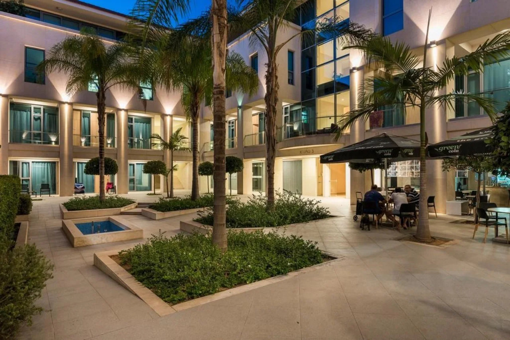 Trianon Luxury Apartments & Suites