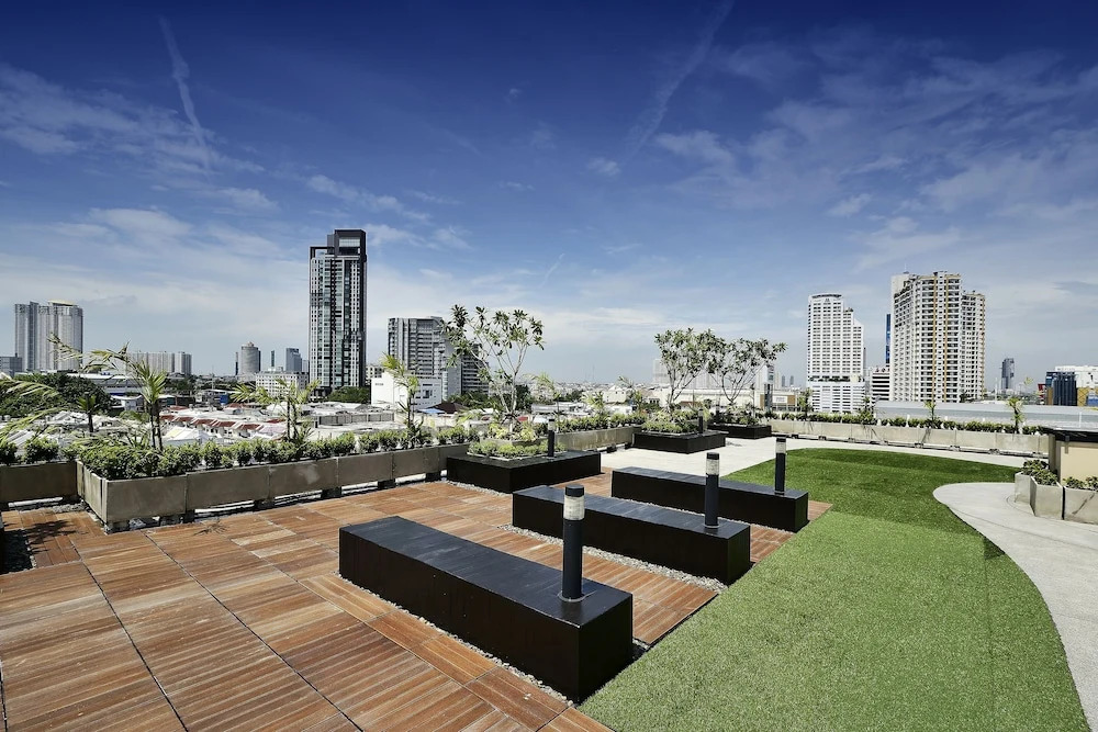 Siamese Nanglinchee Residence