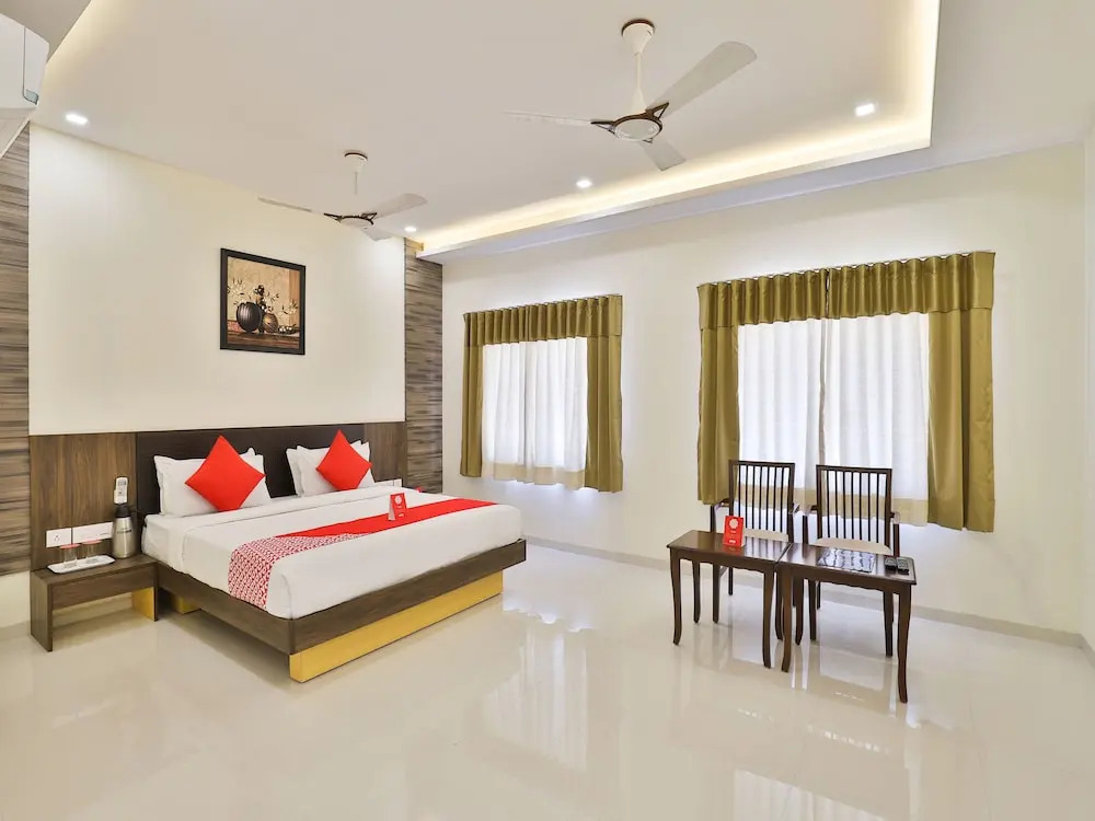 OYO 3783 Hotel Bhavani Palace