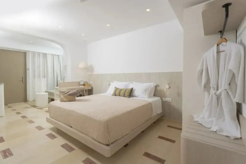 NŪSA suites & villas
