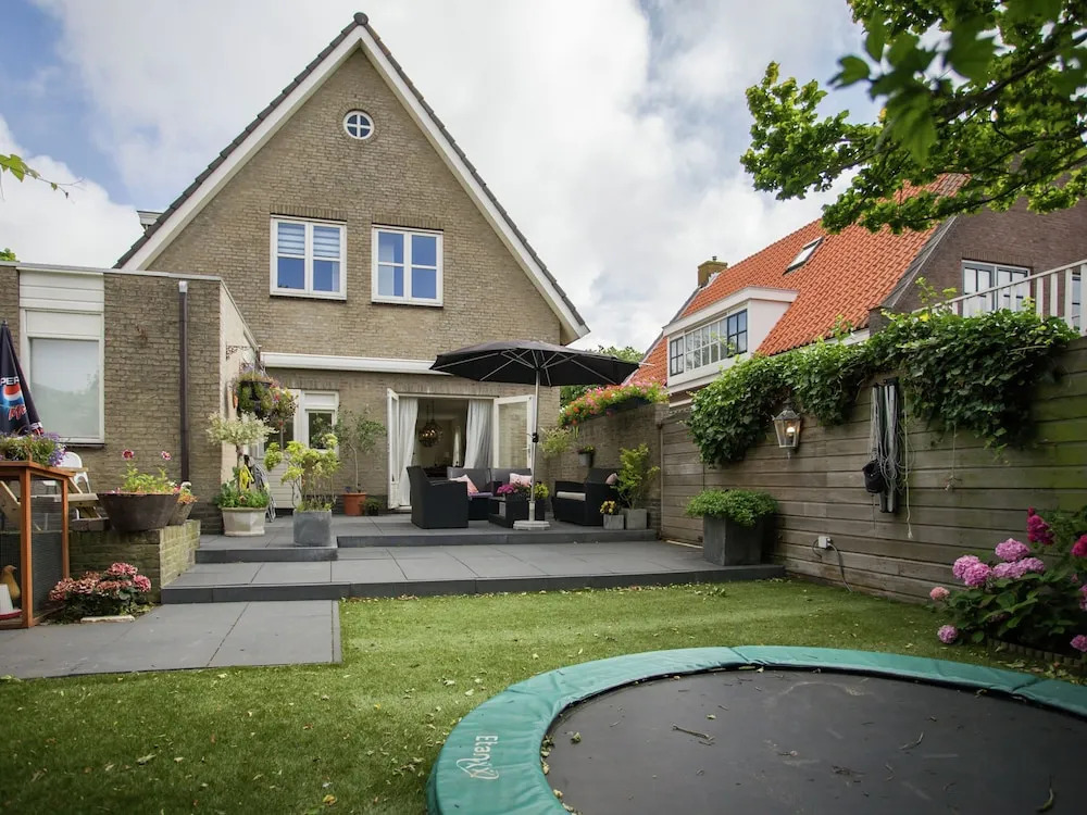 Luxurious Villa in Noordwijk with Sauna
