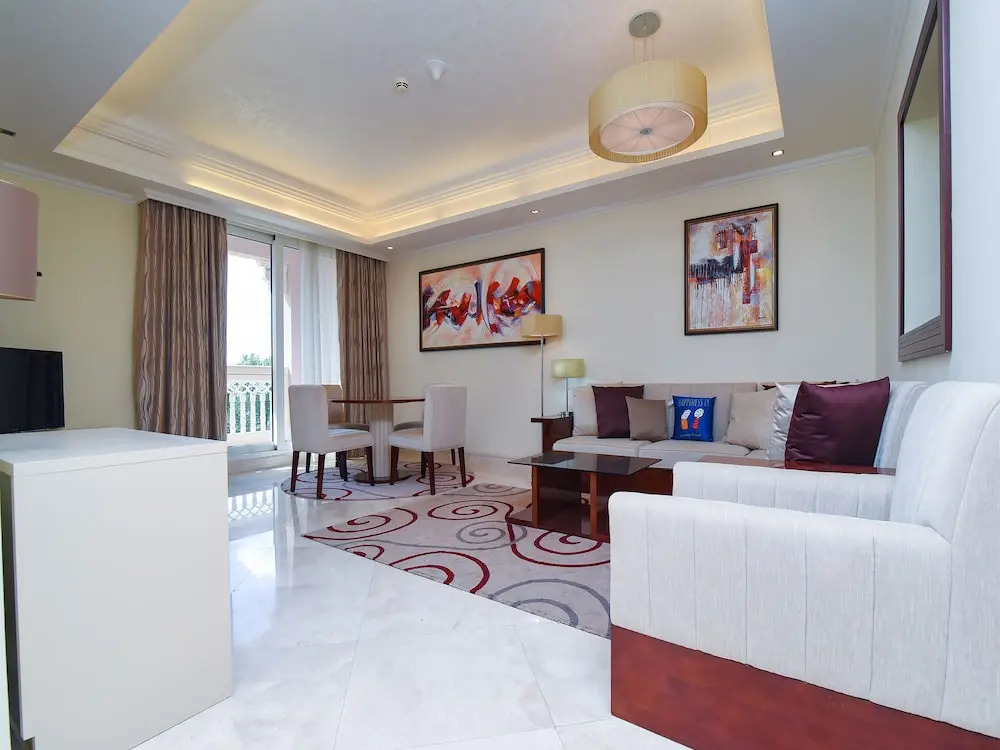 OYO 603 Home Taj Grandeur 2br