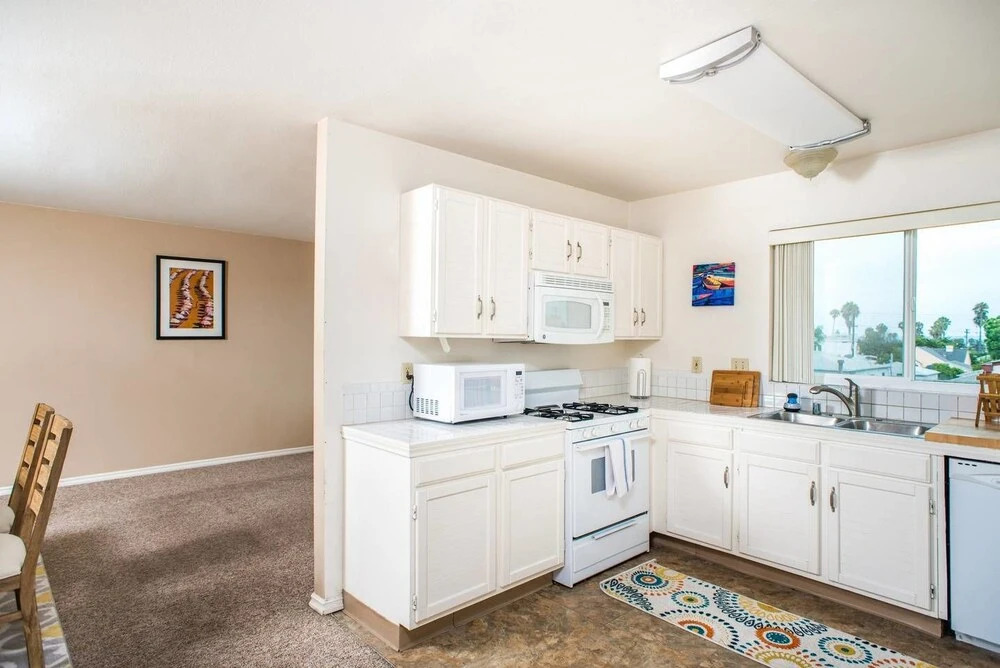 4br/3.5ba w/ Balcony in PB by Domio