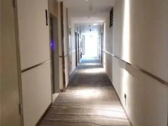 Mianzhu Huasheng Express Hotel (Lufu Shijia)