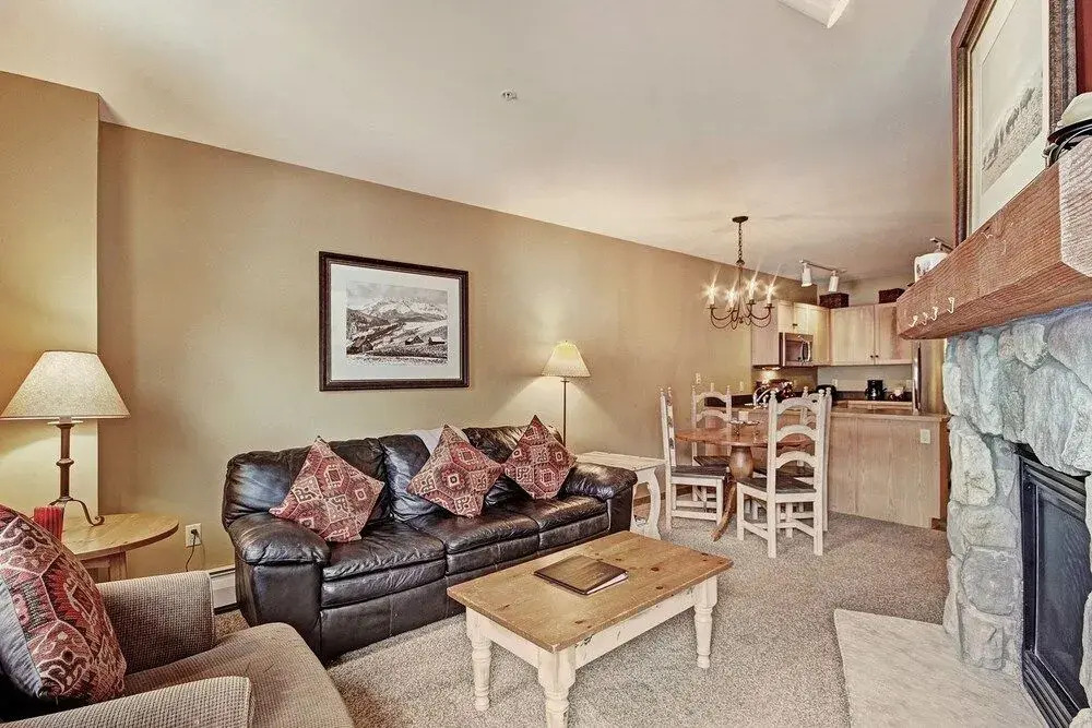 8401 Buffalo Lodge by RedAwning