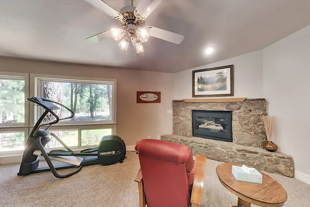 Coconino S Home W/ Hot Tub - Near Snowbowl! 5 Bedroom Home