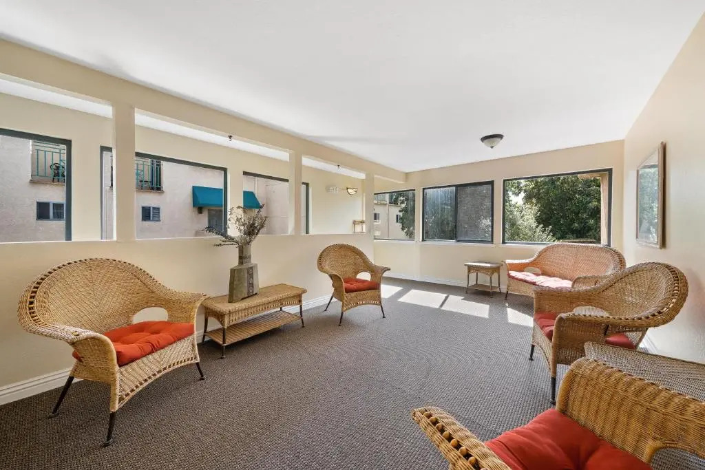 358 Stimson Avenue 2 Bedroom Condo by Redawning