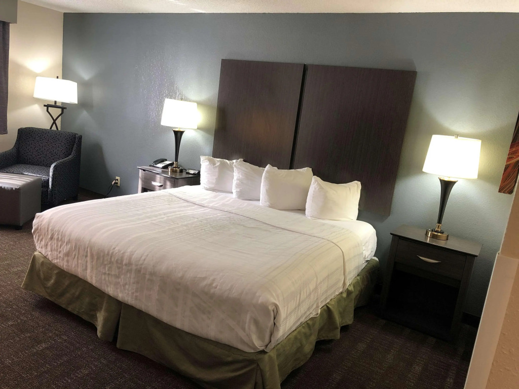 Отель Baymont by Wyndham Chester IL