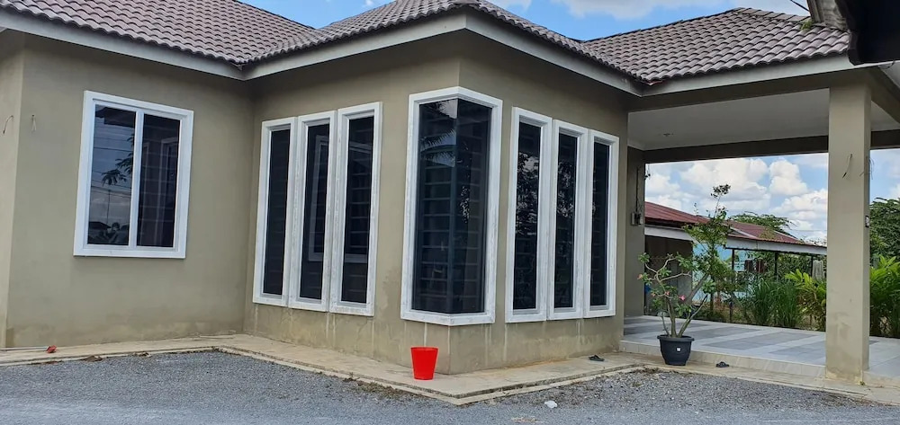 OYO Home 90496 Delima Homestay