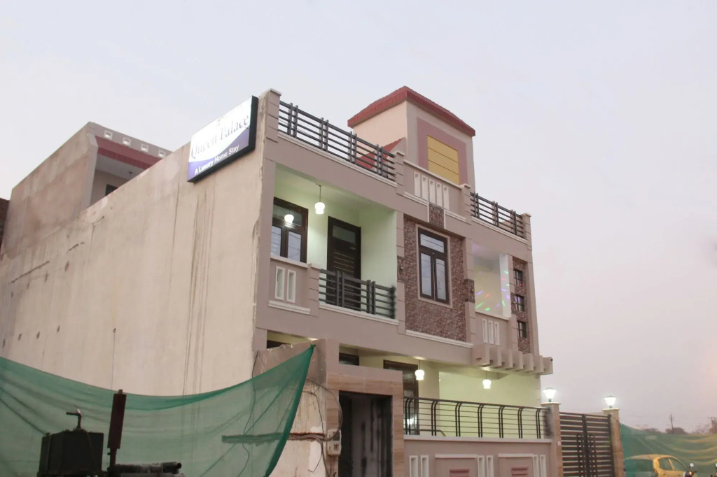 FabHotel Queen Palace by OYO Rooms