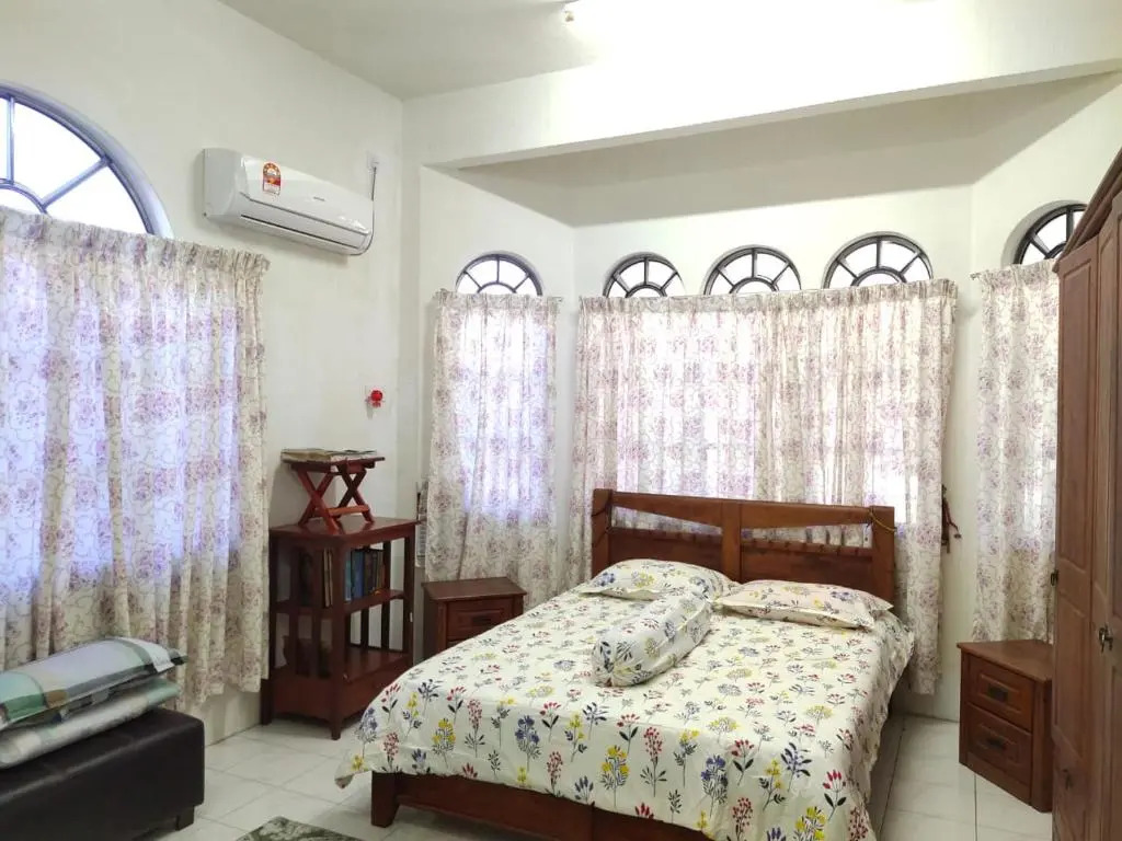 Homestay YatiMizi (Bungalow Station 18, Ipoh)