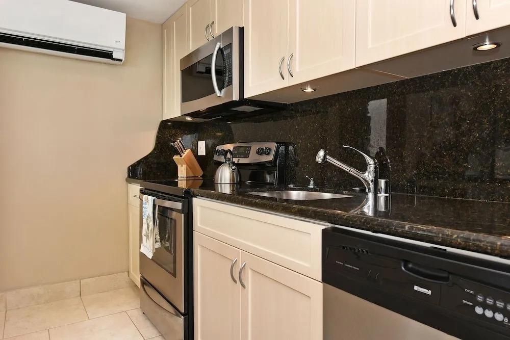 Papakea L108 - 1 Br Condo