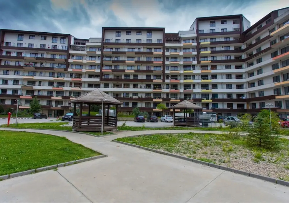 Snow Apartments