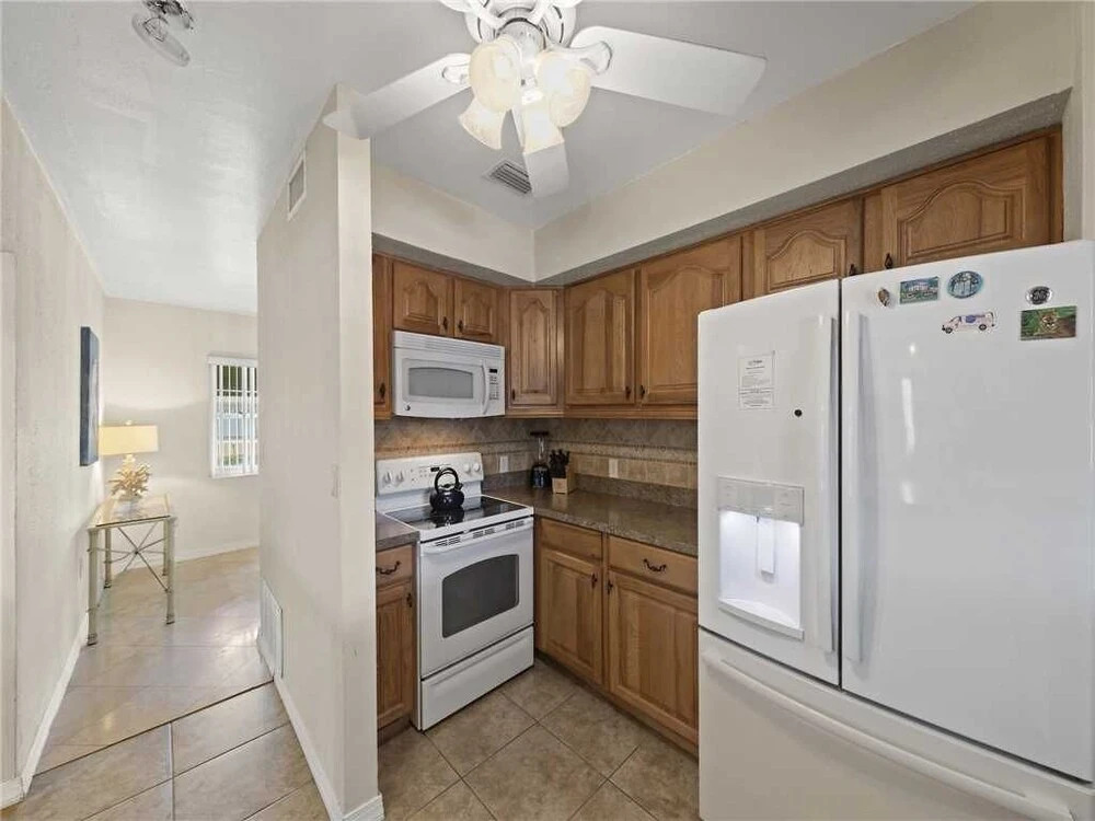 Egret Beach House - Two Bedroom Home
